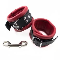 Hausmarke Breite Fußfesseln Aus Stabilem Leder