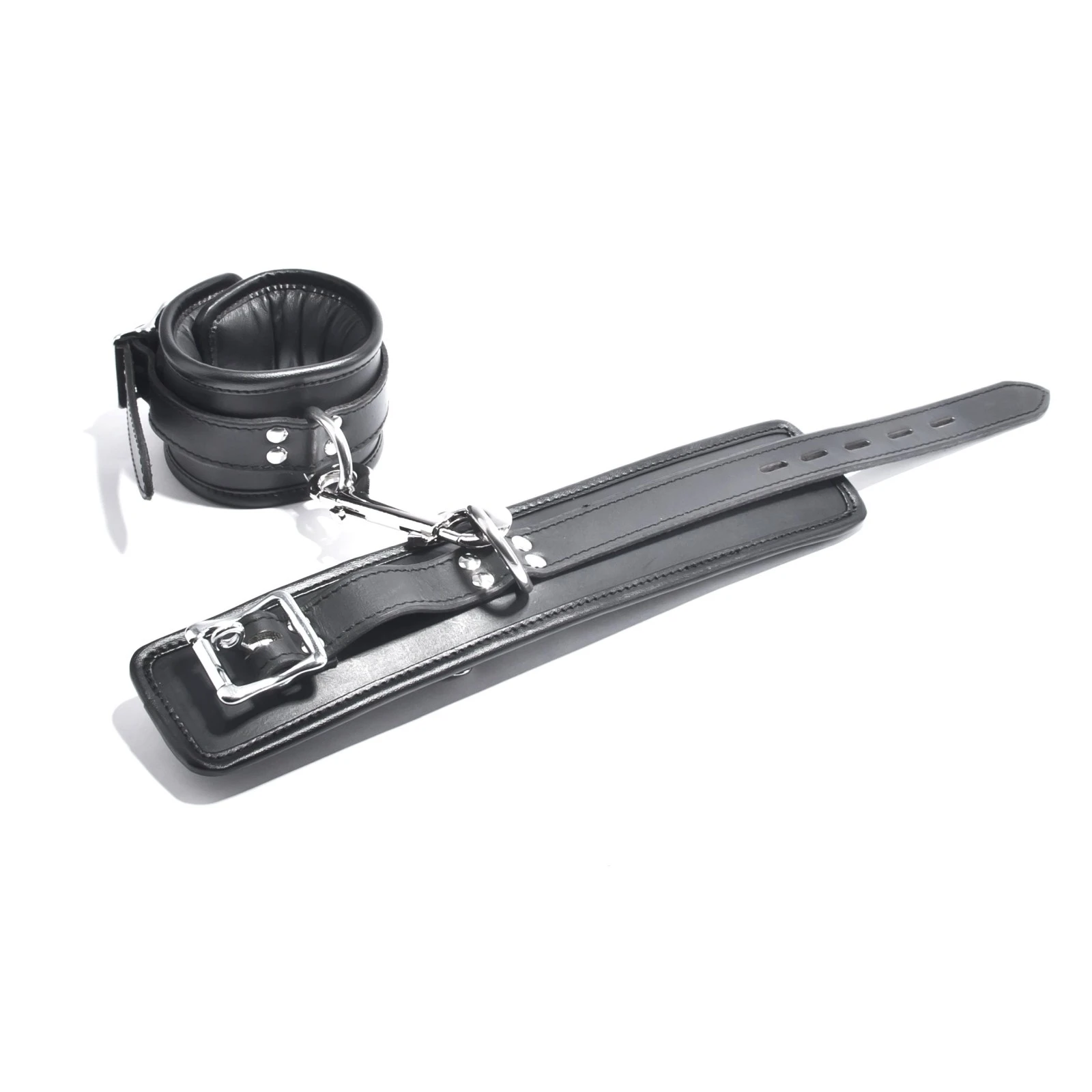 Naresh Fesselset Aus Stabilem Leder 4 Naresh Fesselset Aus Stabilem Leder – Bild 2