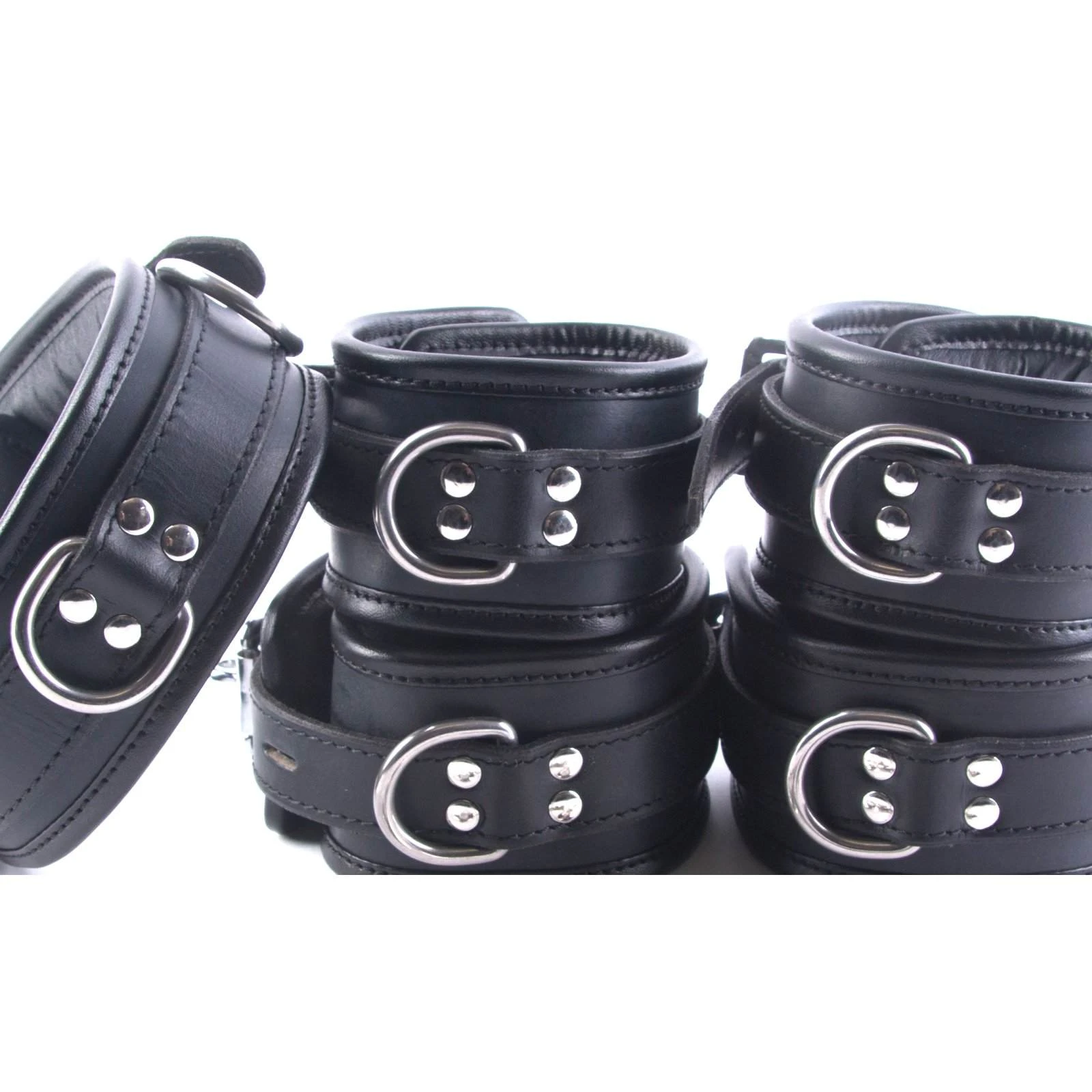 Naresh Fesselset Aus Stabilem Leder 8 Naresh Fesselset Aus Stabilem Leder – Bild 6