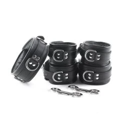 Naresh Fesselset Aus Stabilem Leder