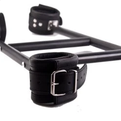 Hausmarke Pranger Impress Mit Lederfesseln 11 Hausmarke Pranger Impress Mit Lederfesseln -JOYDIVISION Geschäft Pranger Impress mit Lederfesseln.MT041 00 3f4