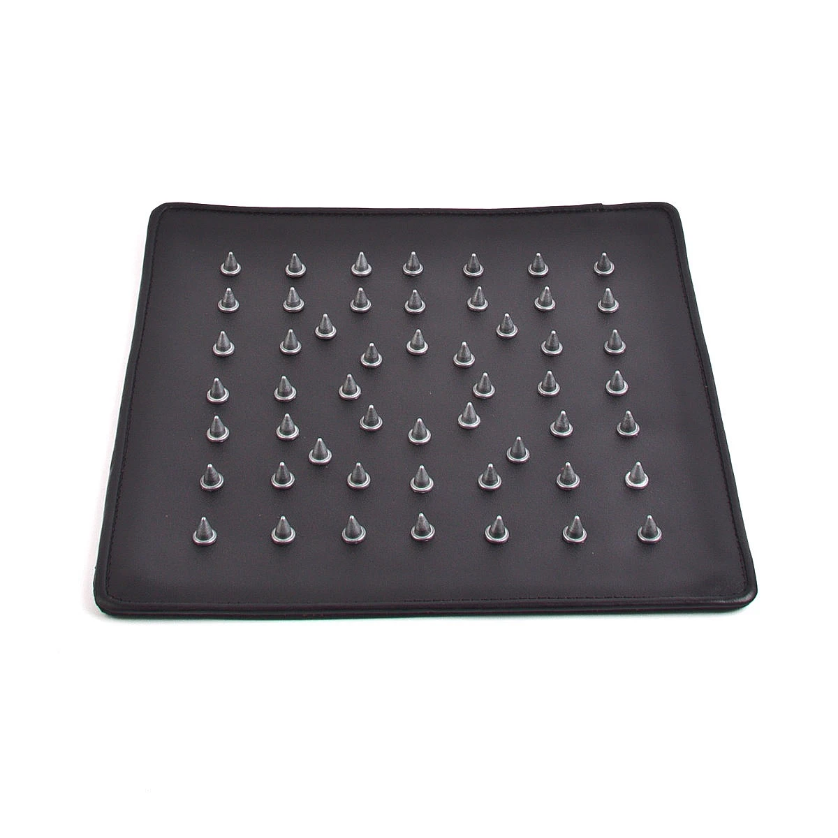 Hausmarke Sitzkissen Aus Leder Mit Spitznieten 3 Hausmarke Sitzkissen Aus Leder Mit Spitznieten