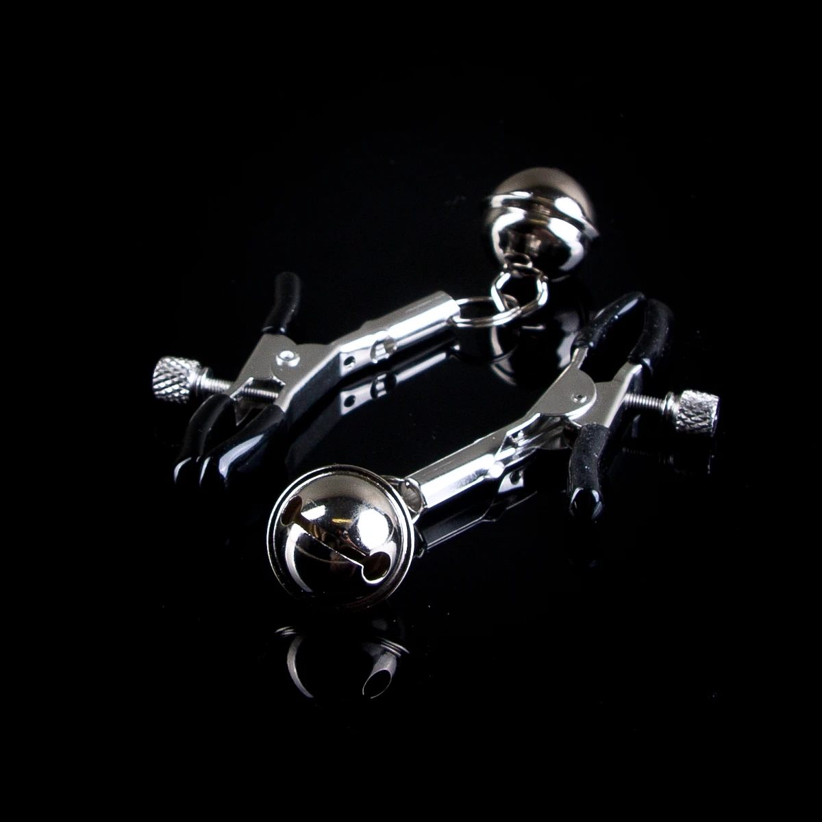 Baumwollseil.de Verstellbare Nippelklammern Schmal Mit Glöckchen 7 Baumwollseil.de Verstellbare Nippelklammern Schmal Mit Glöckchen – Bild 5